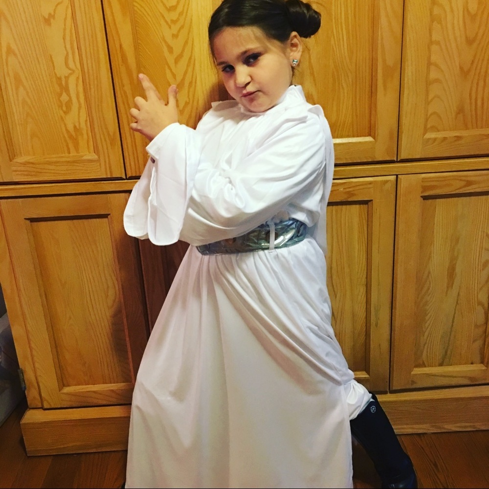 Meet your Posher, Leslie